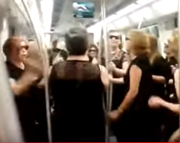 Sandra Calisto video flashmob metro